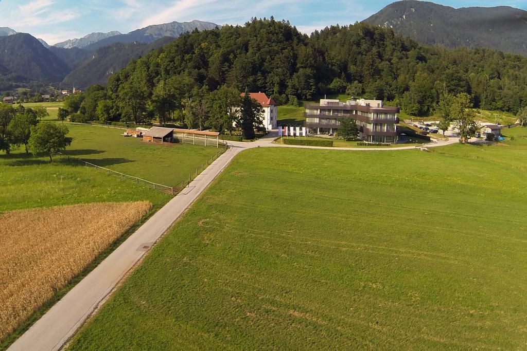 Lambergh Chateau & Hotel Dvorska Vas Exterior photo
