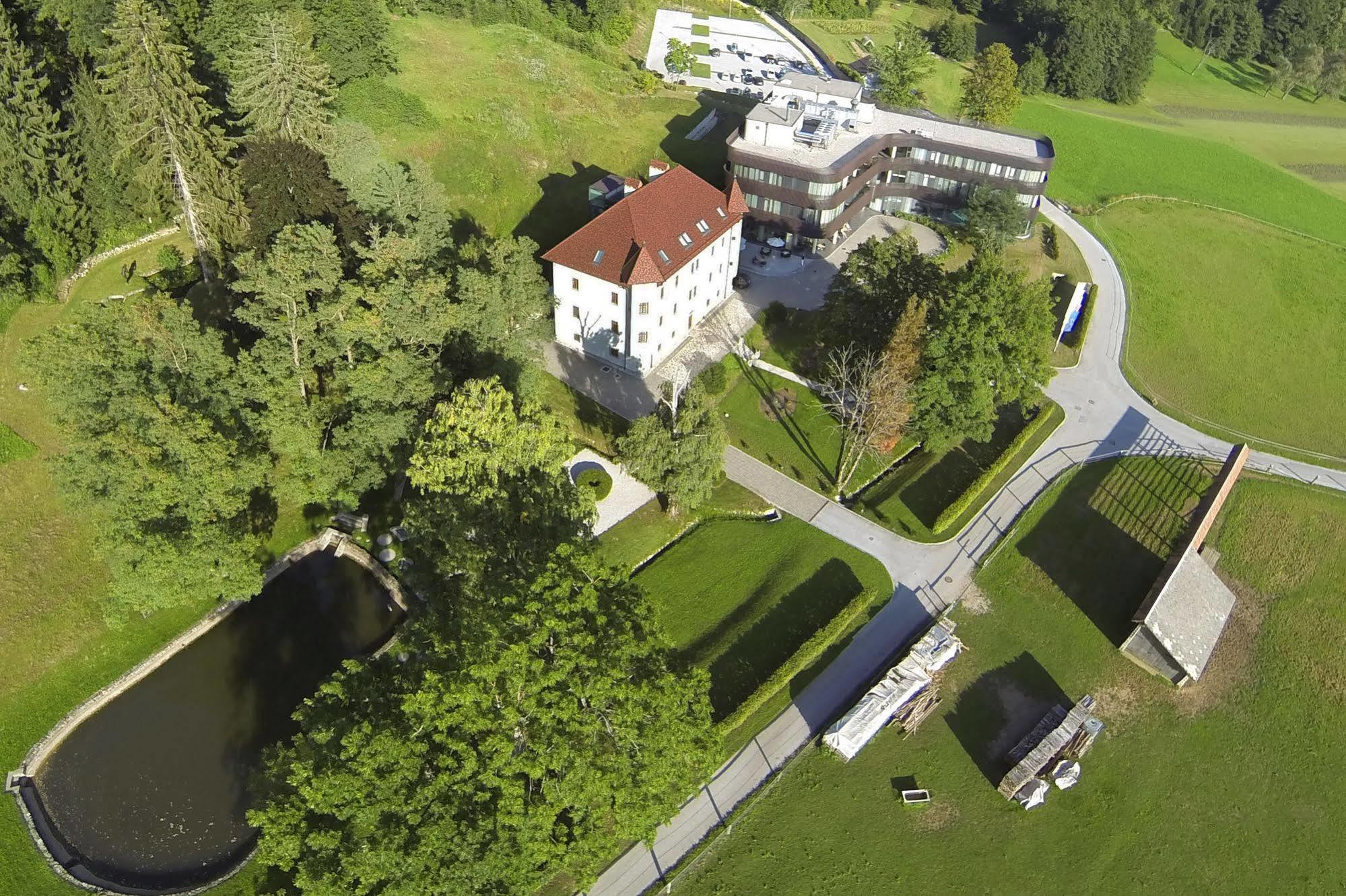 Lambergh Chateau & Hotel Dvorska Vas Exterior photo